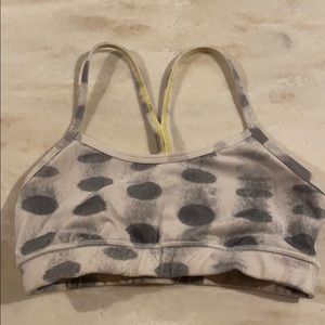 Lululemon sports bra